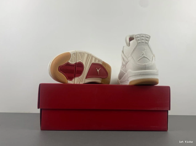 'White' x AO2571-100 Jordan Air 4 Levi's 0602